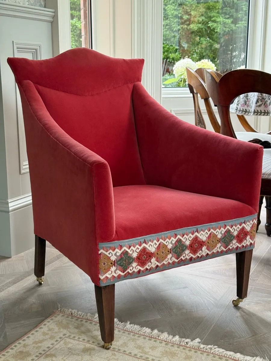 Restored vintage armchair in Colefax & fowler - Image 4