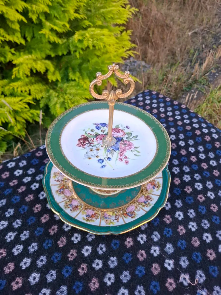 Stunning home made green cake stand - Image 2