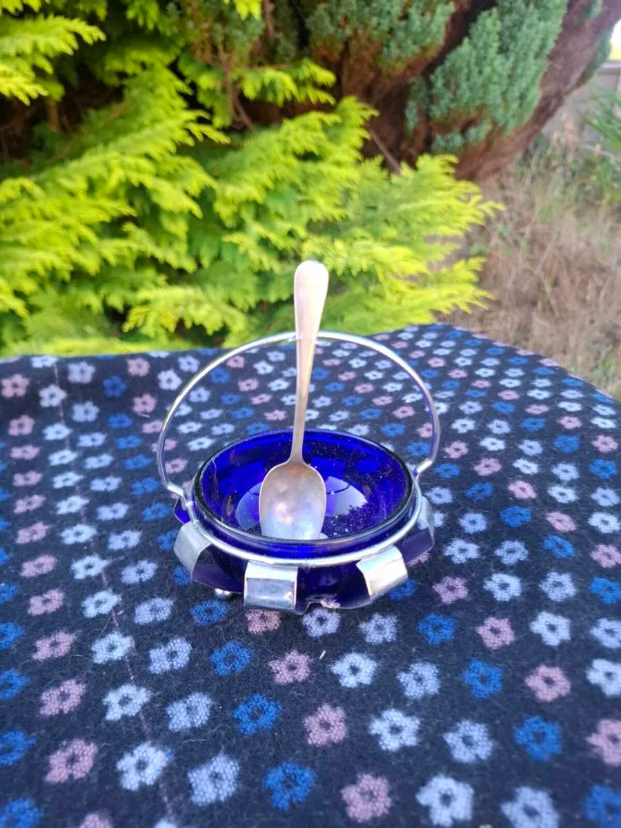 Glass blue sugar bowl - Image 1
