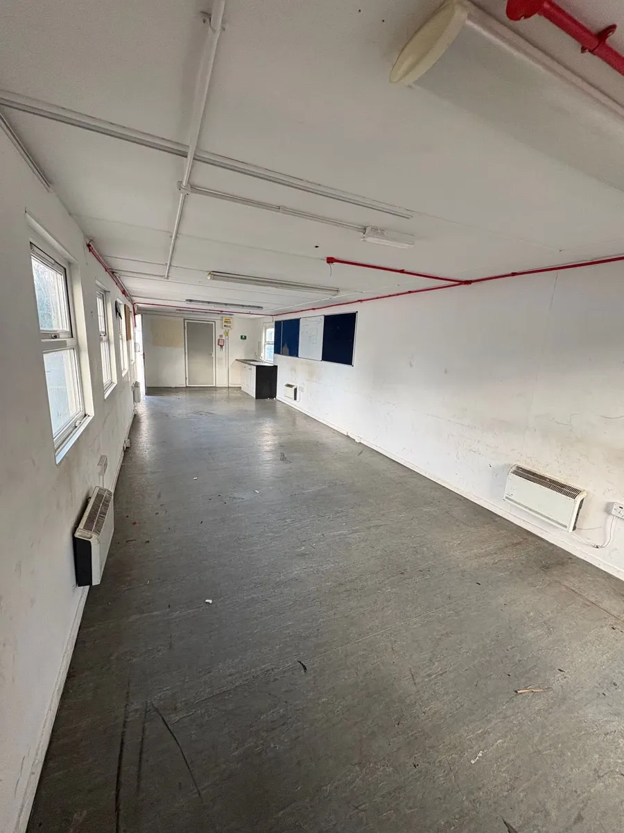 12m x 3.6m (40ft x 12ft) Open Plan Office/ Canteen - Image 4