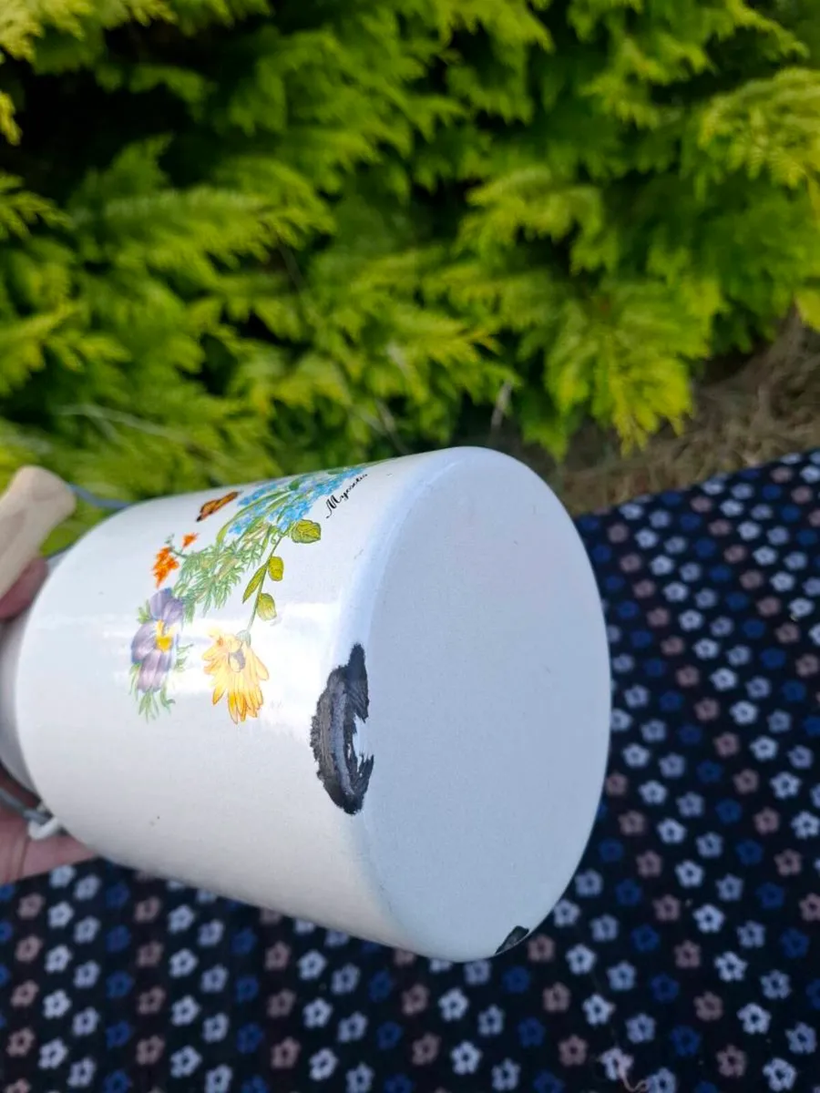 Old floral enamel milk churn - Image 3