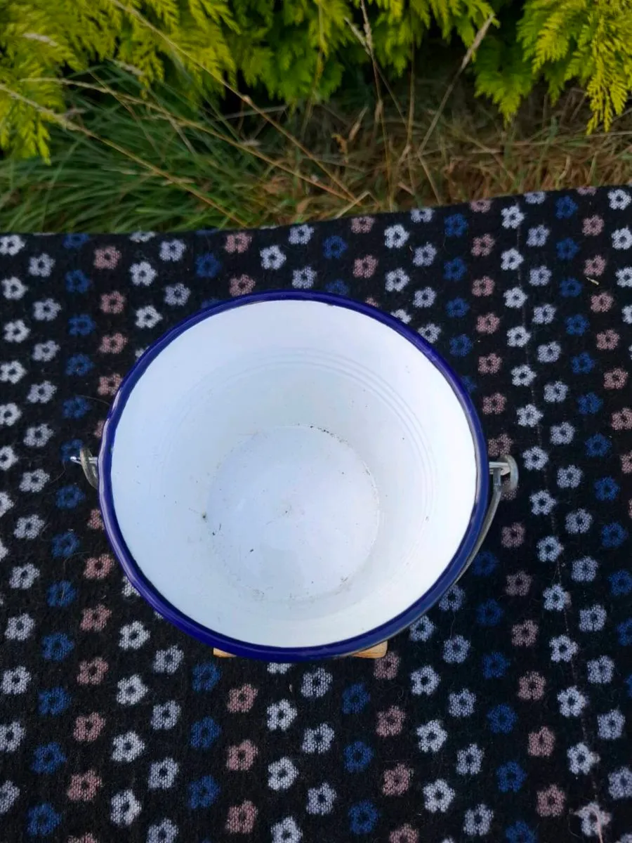 Small enamel bucket - Image 2
