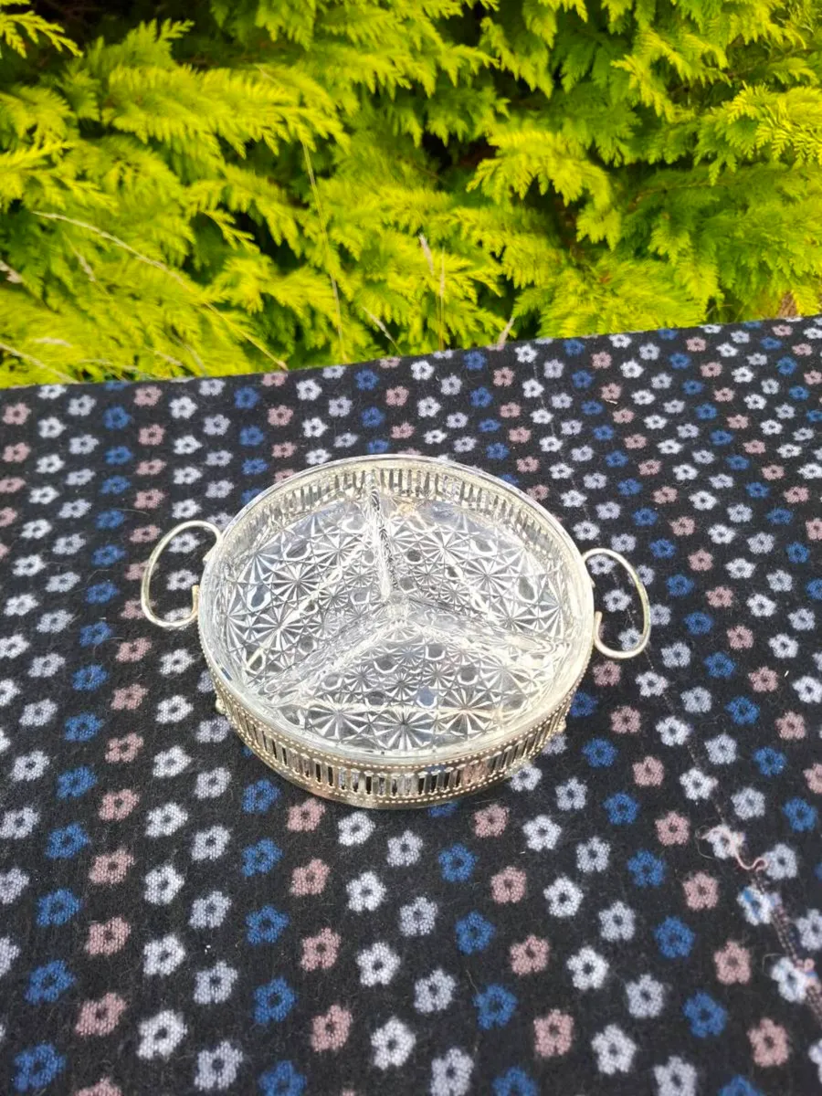 Glass tray postage possible