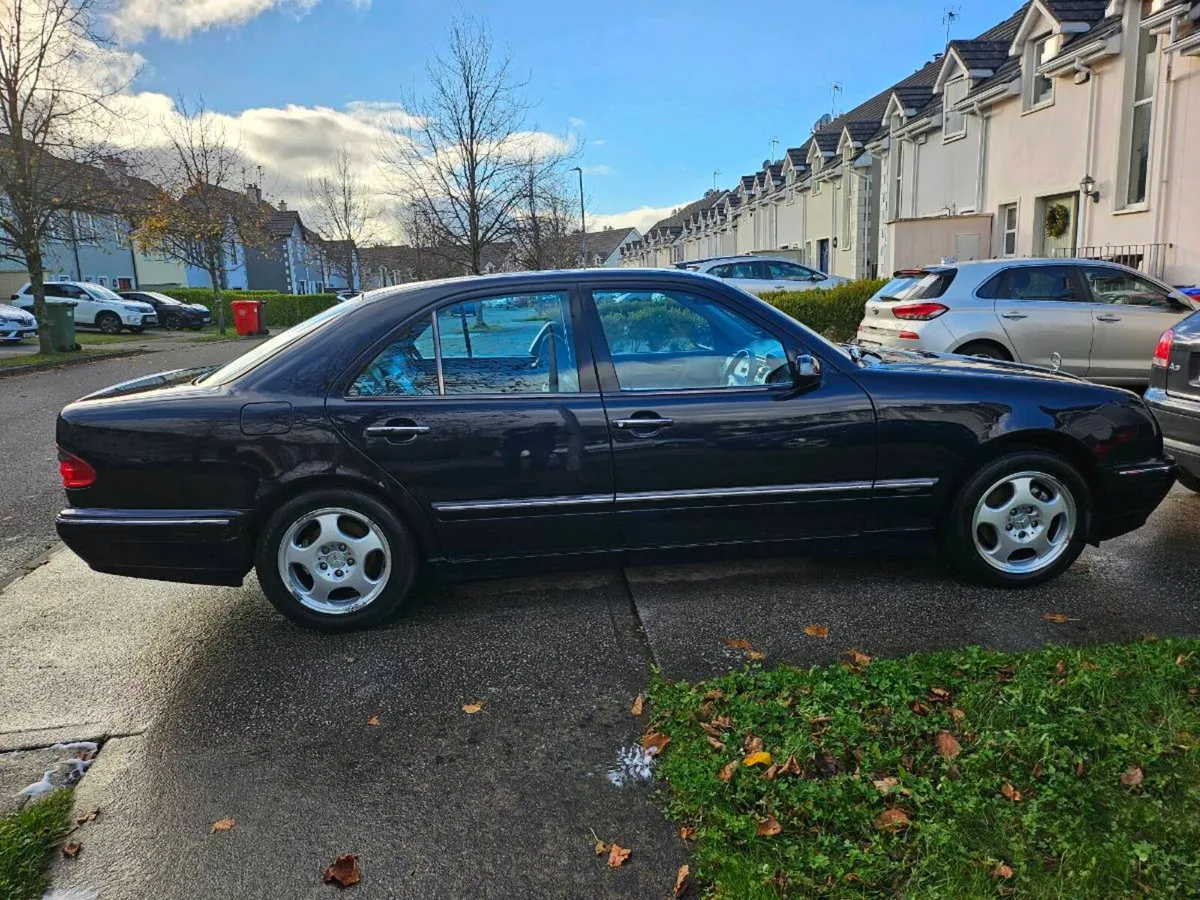 Mercedes Benz E240 - Image 2