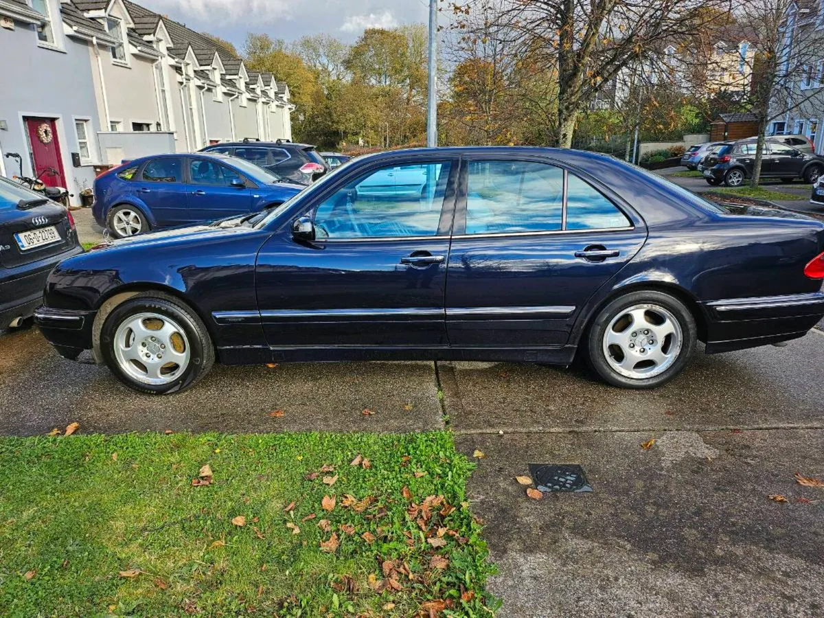 Mercedes Benz E240 - Image 4