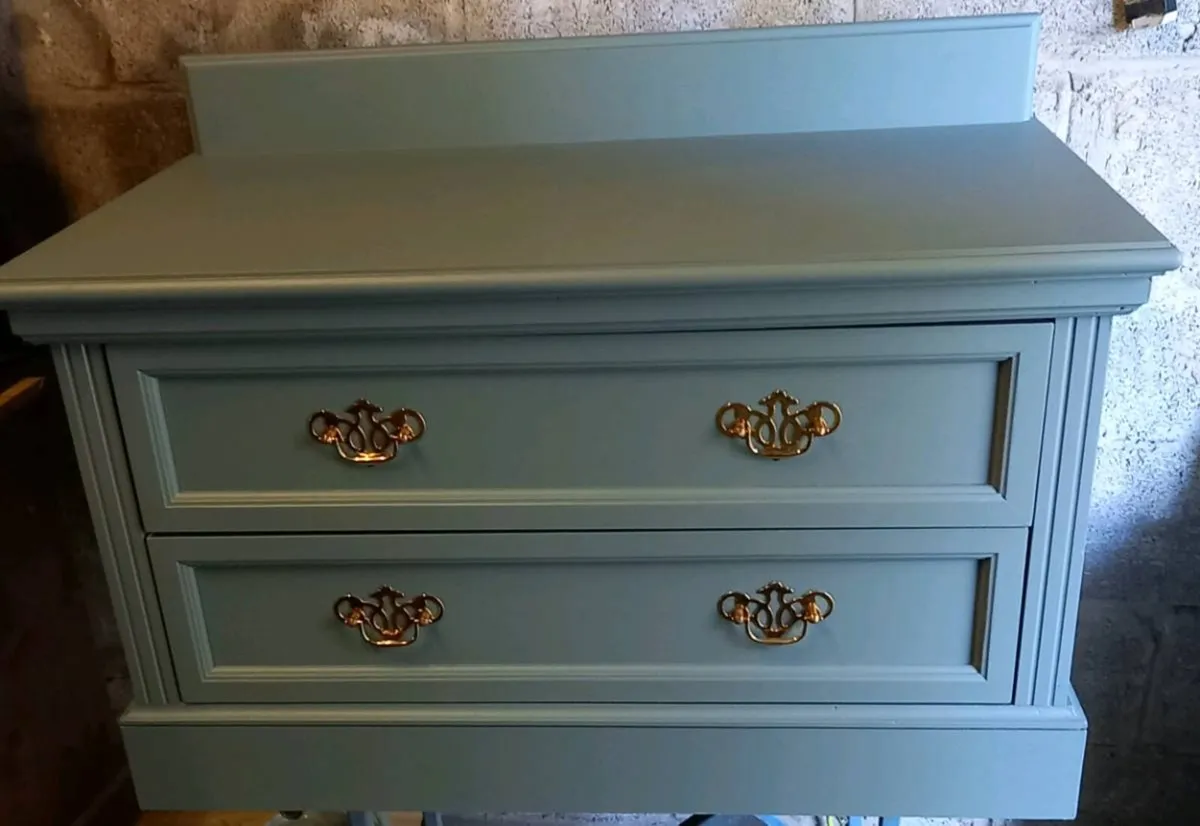 Chest of drawers - Image 1