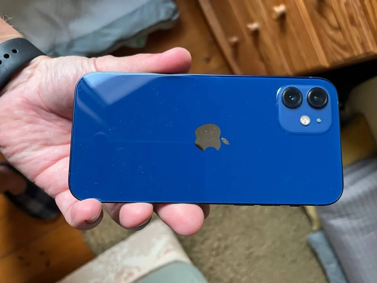 iPhone - Image 2