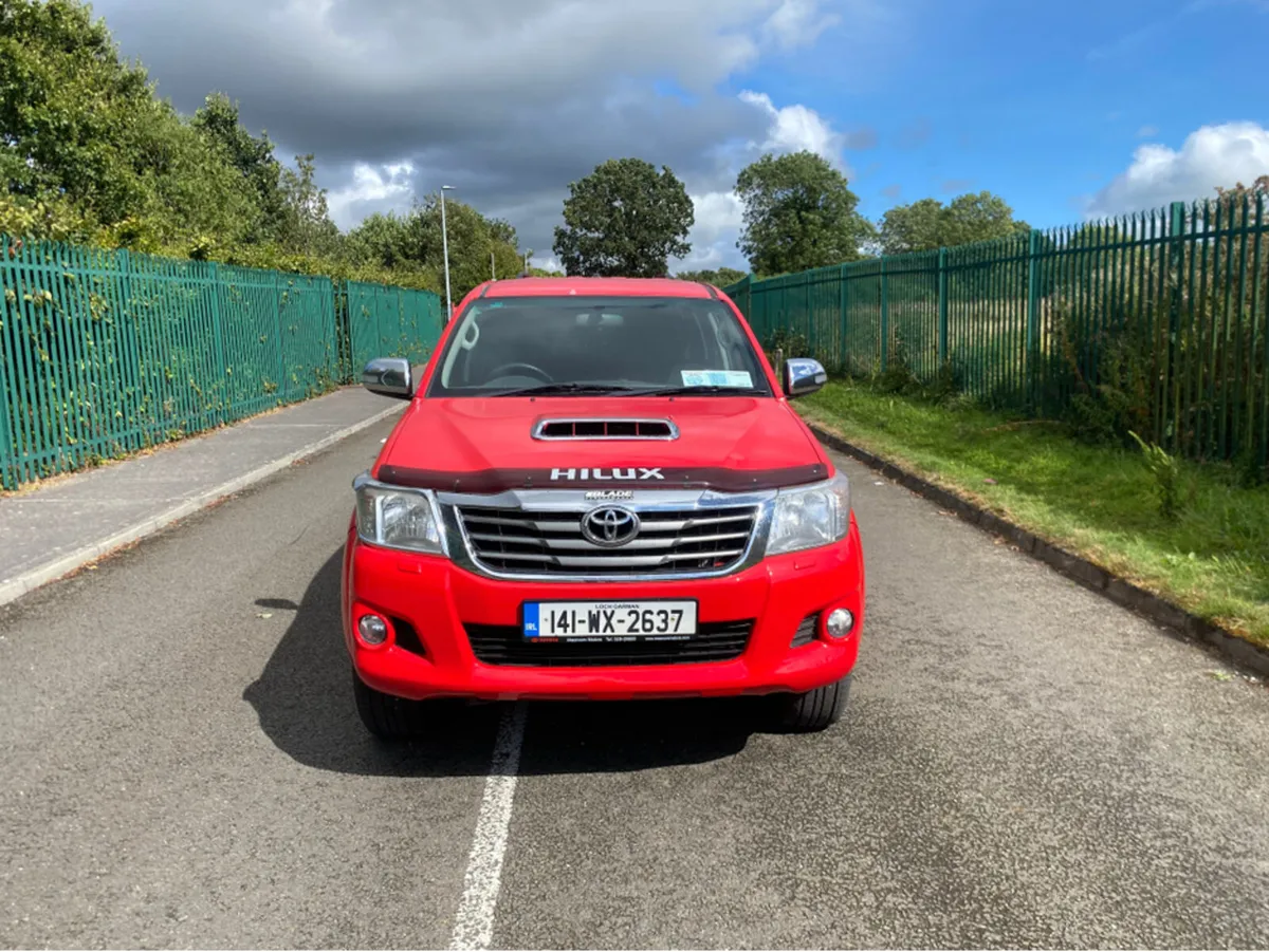 Toyota Hilux INVINCIBLE D'CAB D-4D 4DR 3.0 D/C 171 - Image 3