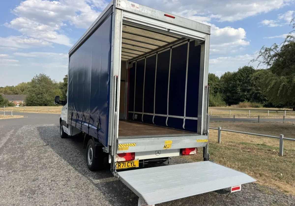 2022 Mercedes-Benz Sprinter CurtainSider Van - Image 4