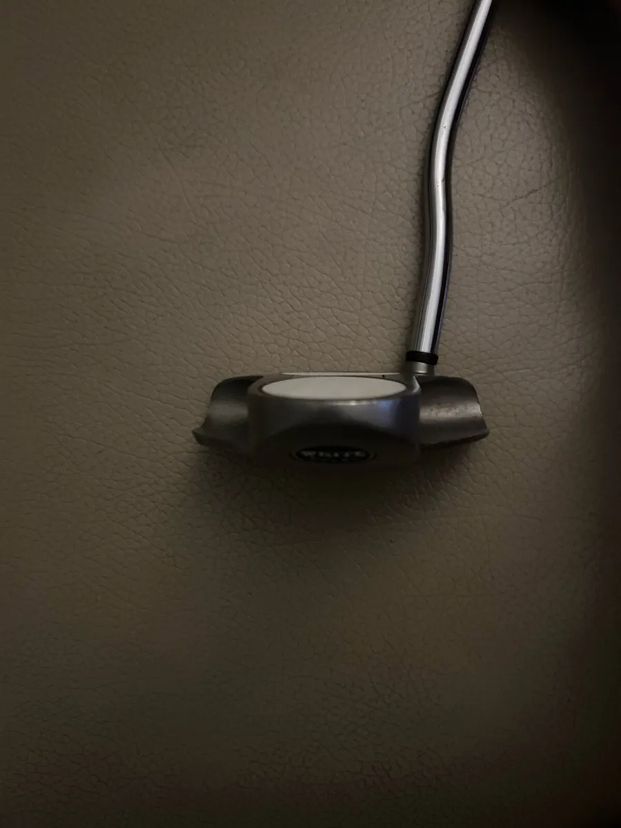 Odyssey 2 ball white hot left handed putter - Image 4