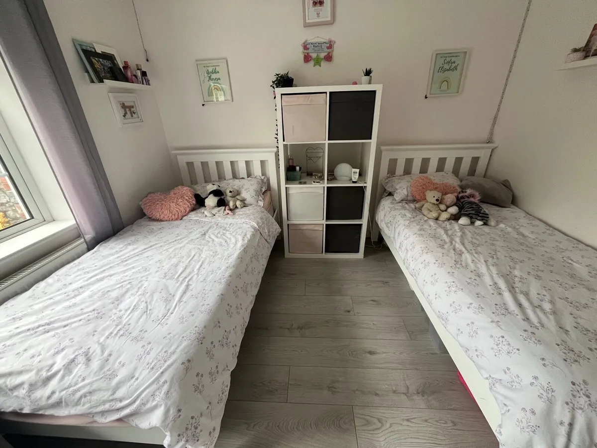 2 x Single Lily Beds - Image 1