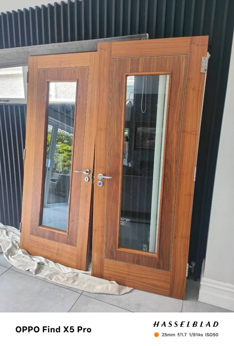 Internal double doors. - Image 2
