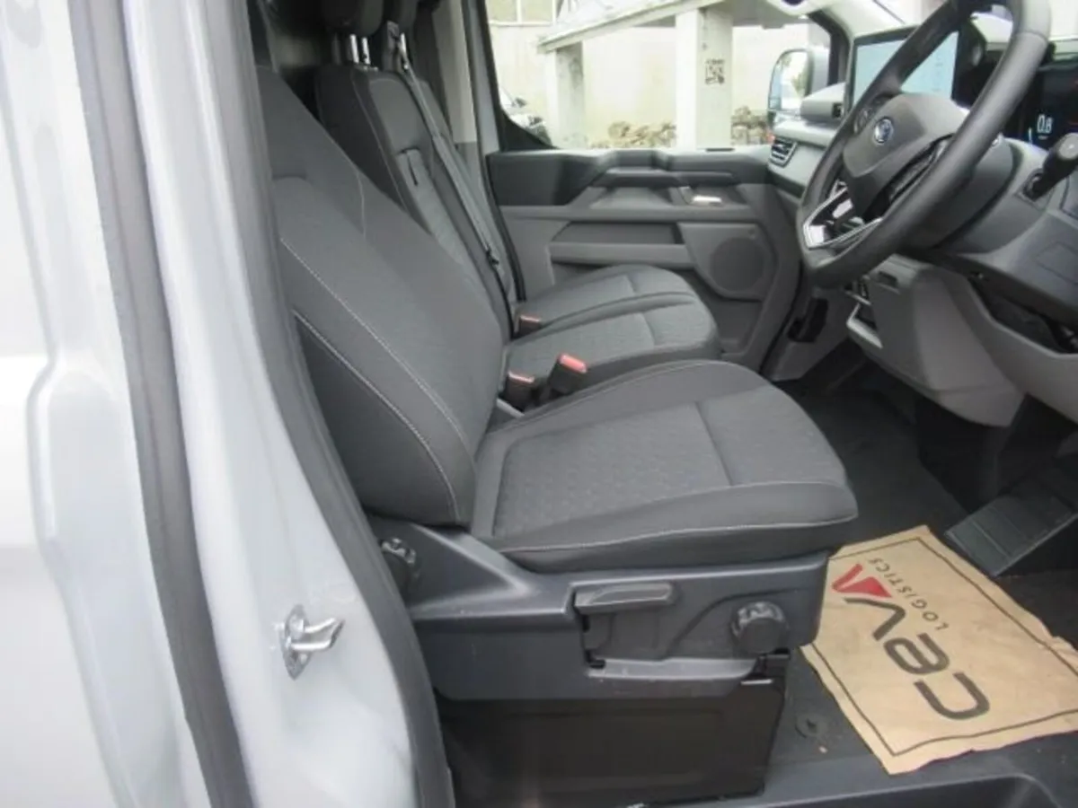2.0 280 EcoBlue Limited Auto Panel Van 5dr Diesel - Image 3
