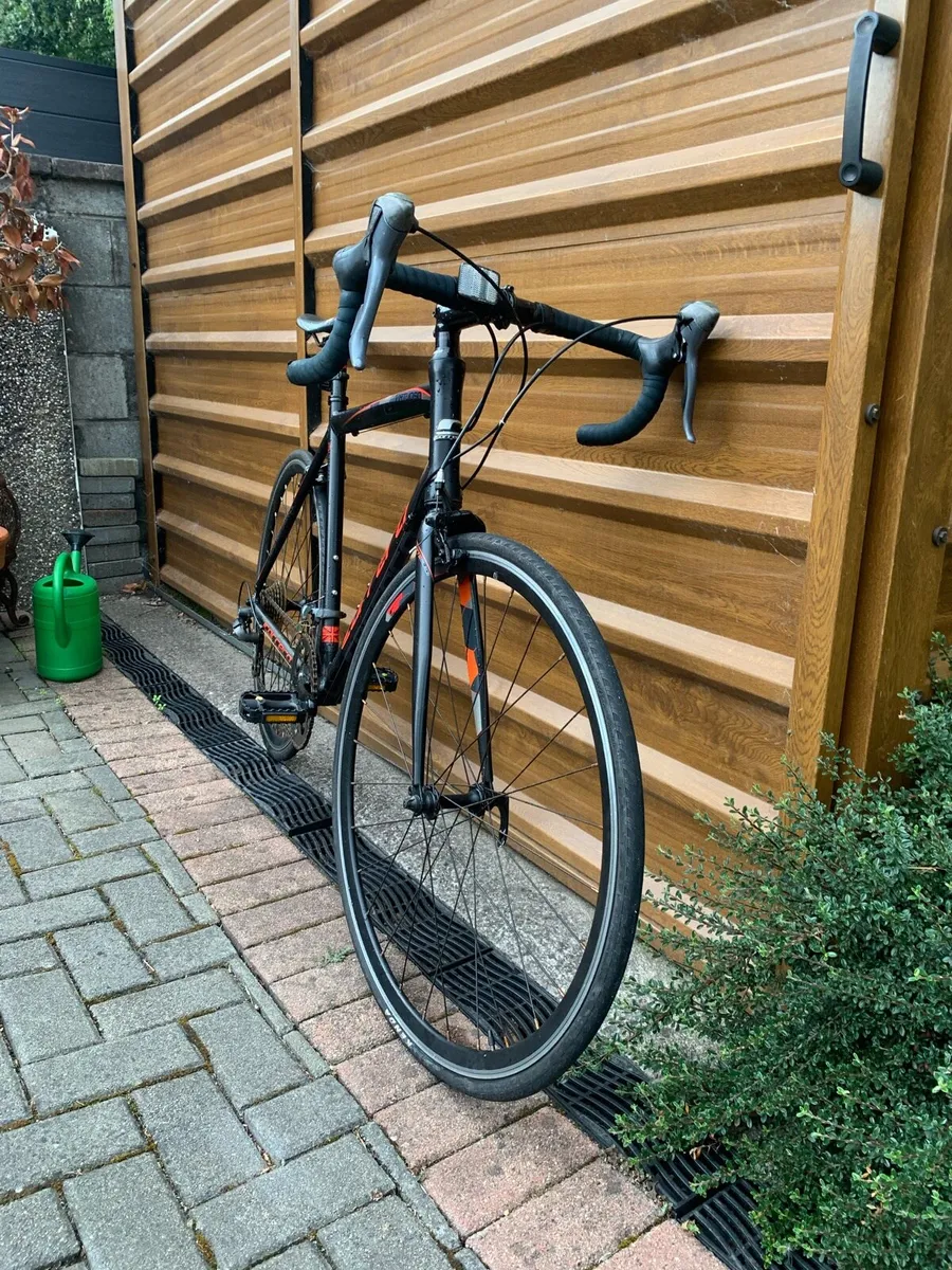 Carrera Virtuoso Road Bike - Image 2