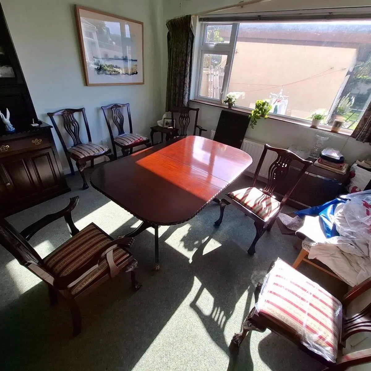 Hand carved Mahogany dinning table with 6 chairs - Image 1
