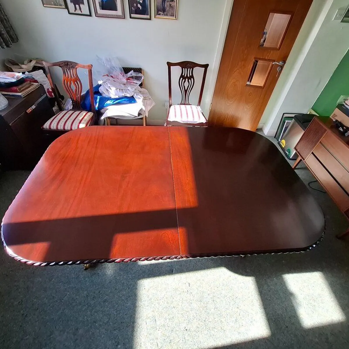 Hand carved Mahogany dinning table with 6 chairs - Image 2