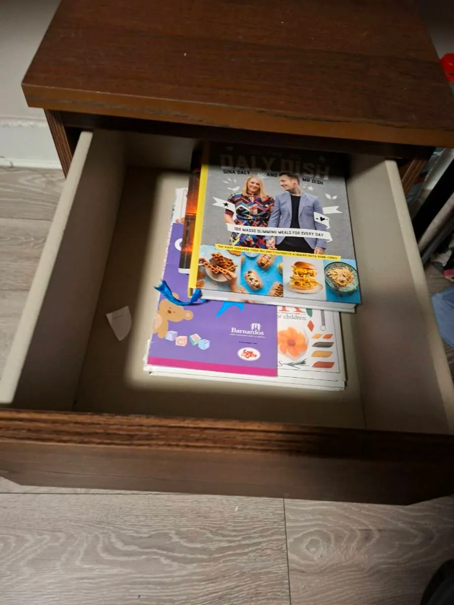 Set of drawers and two drawer locker free to take - Image 1