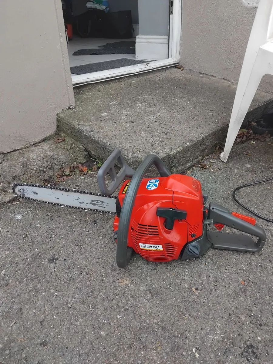 Efco chainsaw running 100-percent perfect - Image 1