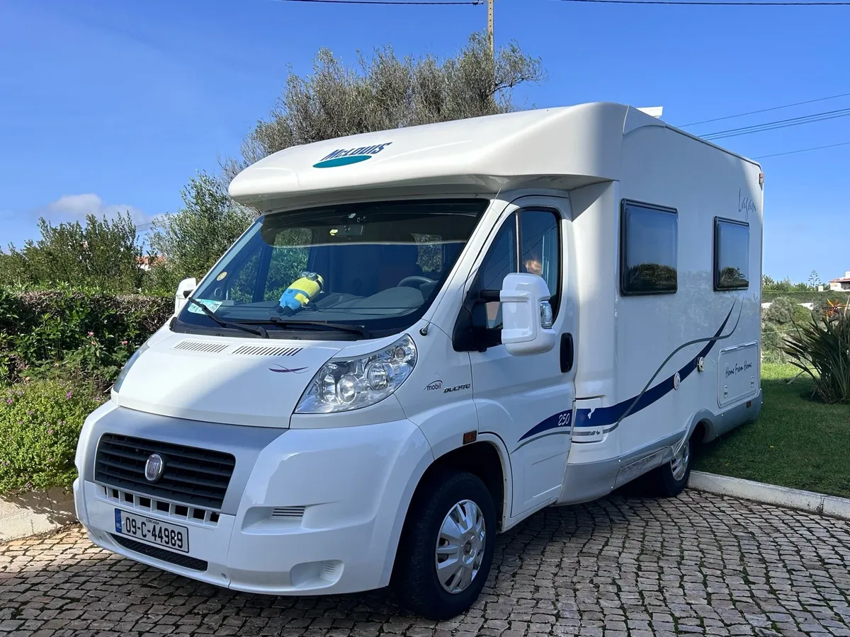 Camper van - Image 2