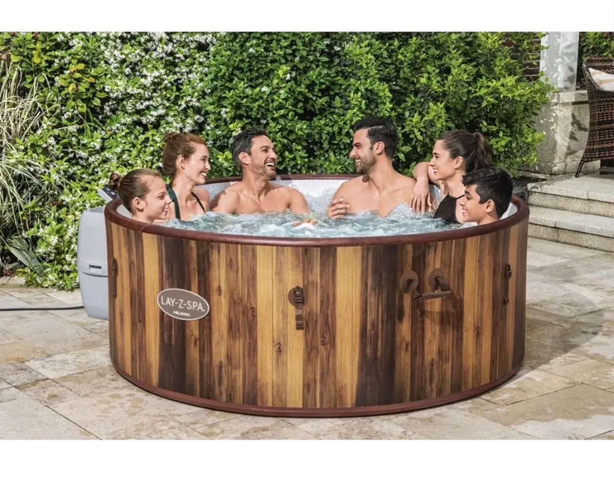 Lay-Z-Spa Helsinki AirJet™ Hot Tub 6 person - Image 2