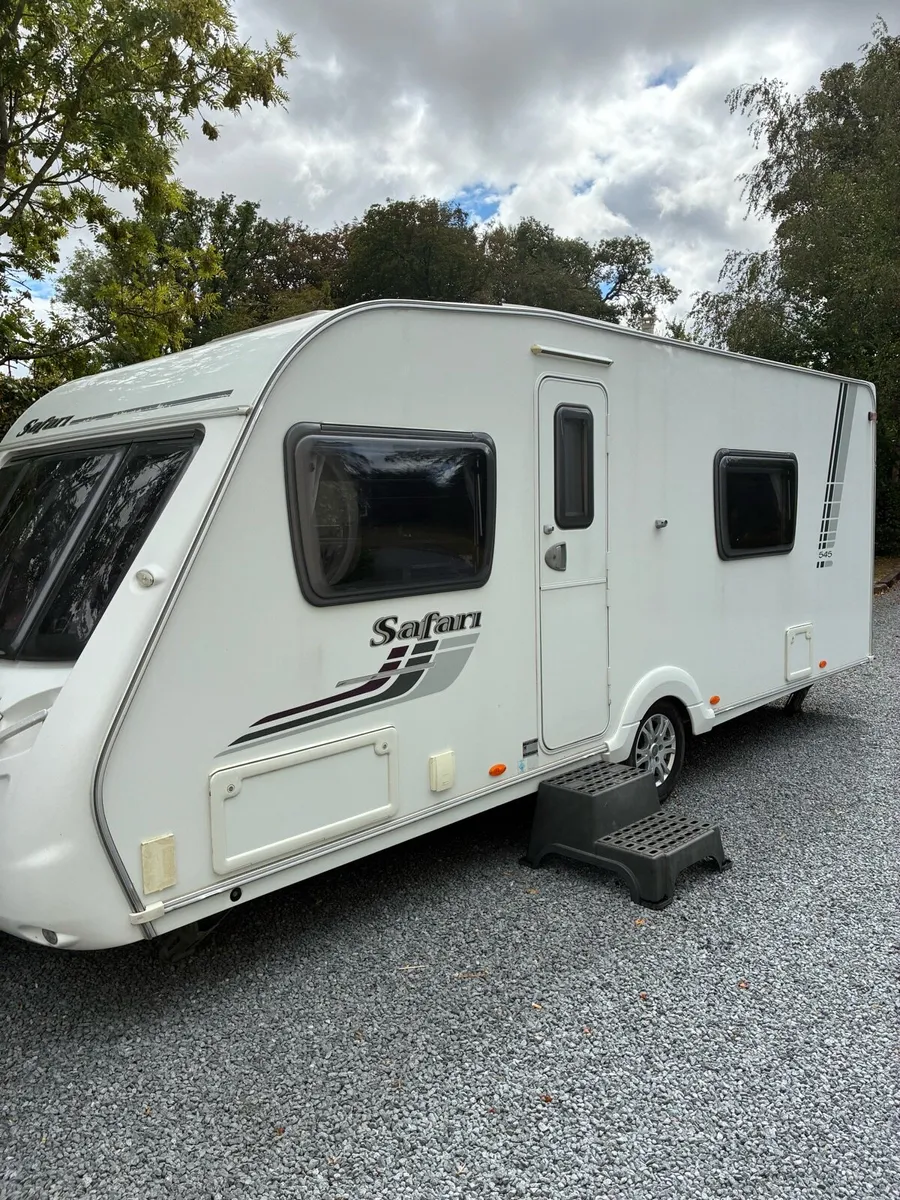 Caravan - Fixed Bed - Image 2