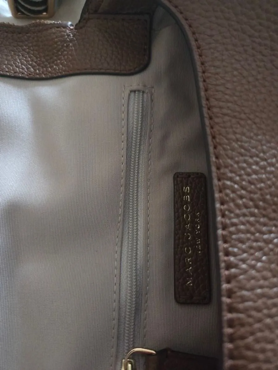 Marc Jacobs tan leather bag - Image 3