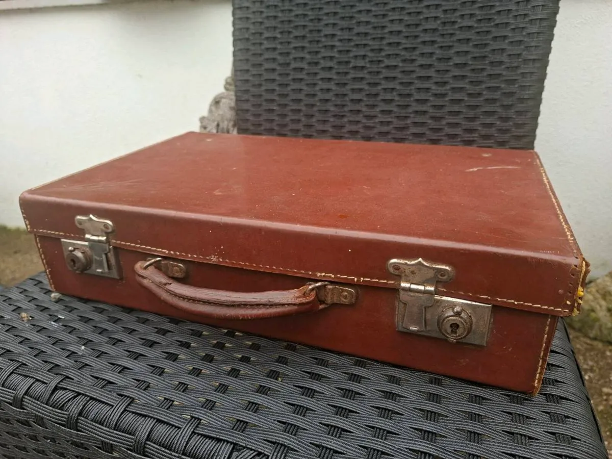 Vintage 1930's British made Brown Leather Case - Image 1