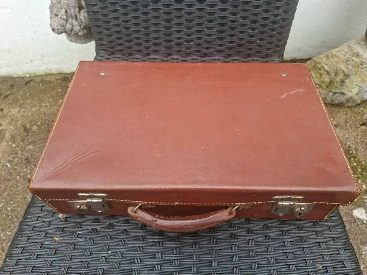 Vintage 1930's British made Brown Leather Case - Image 2