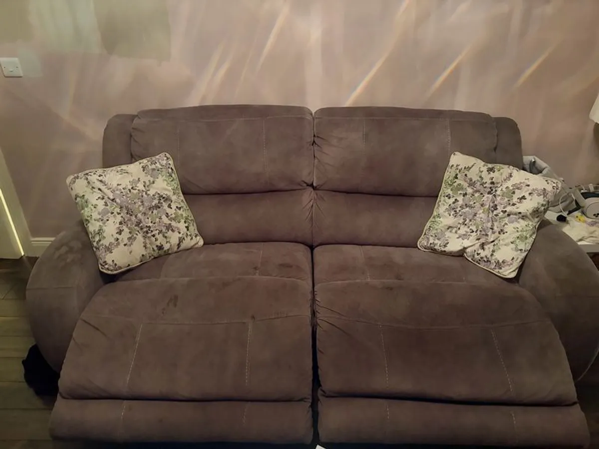Power Recliners - Image 2
