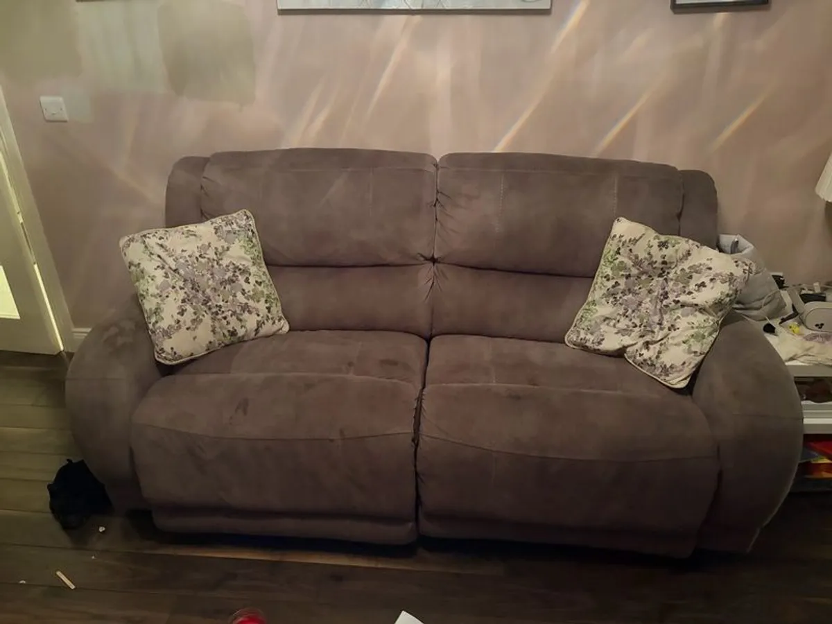 Power Recliners - Image 3