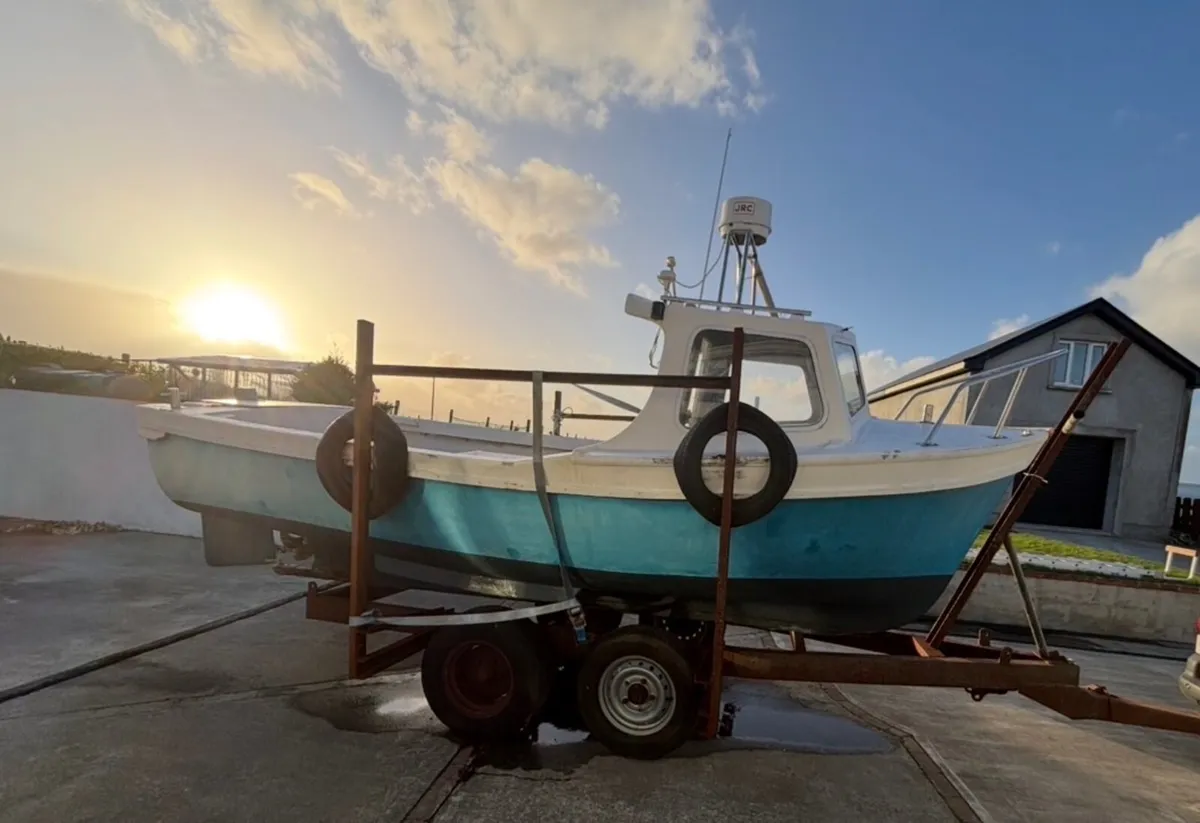 Boat & trailer - Image 4