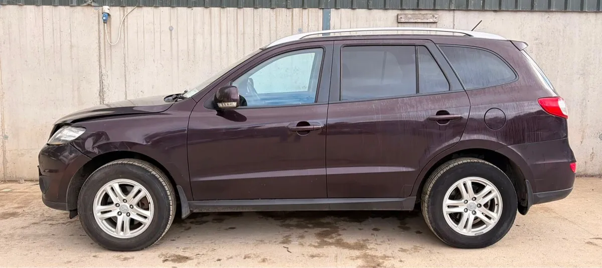 2011 Santa Fe for parts - Image 2