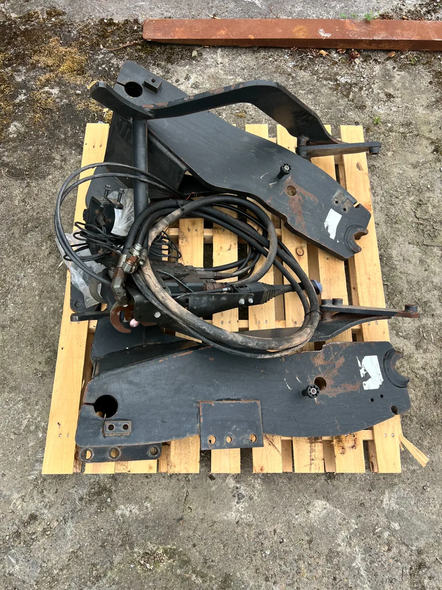John Deere Quicke Loader brackets - Image 3