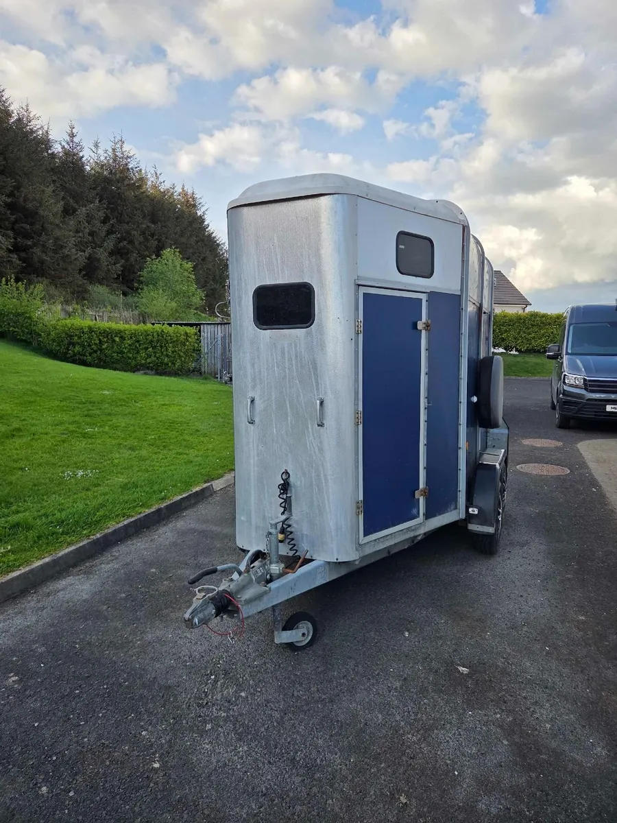 Horse box  ifor Williams 505 - Image 1