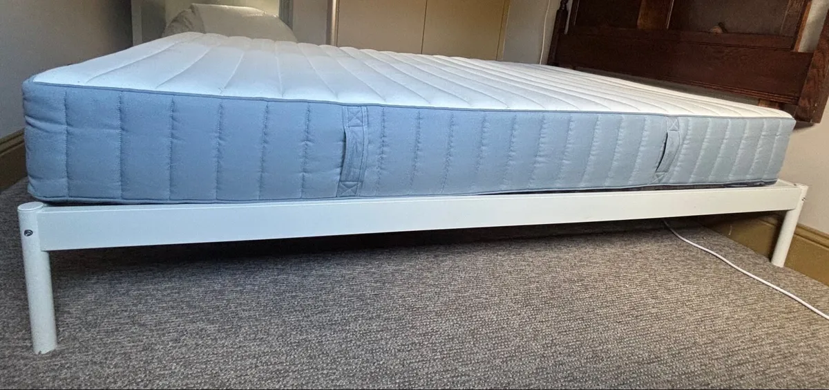 Double bed and mattress - Image 4