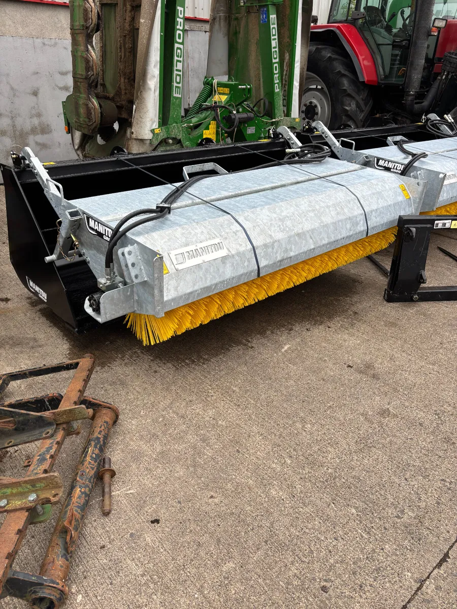 Manitou Bucket Sweeper - Image 1