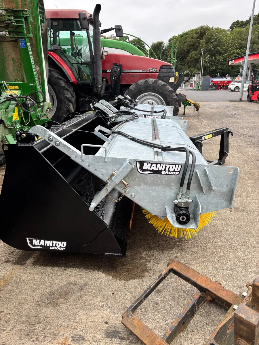Manitou Bucket Sweeper - Image 2