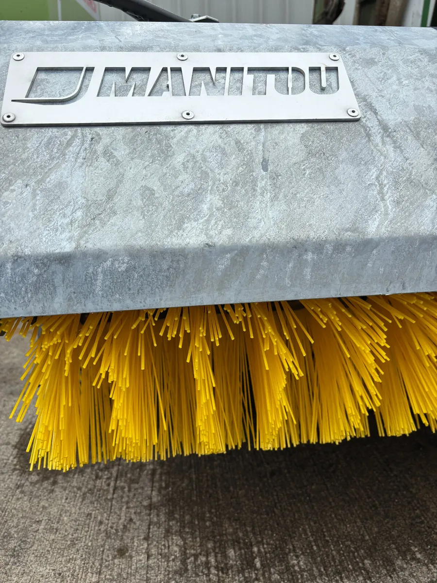 Manitou Bucket Sweeper - Image 3