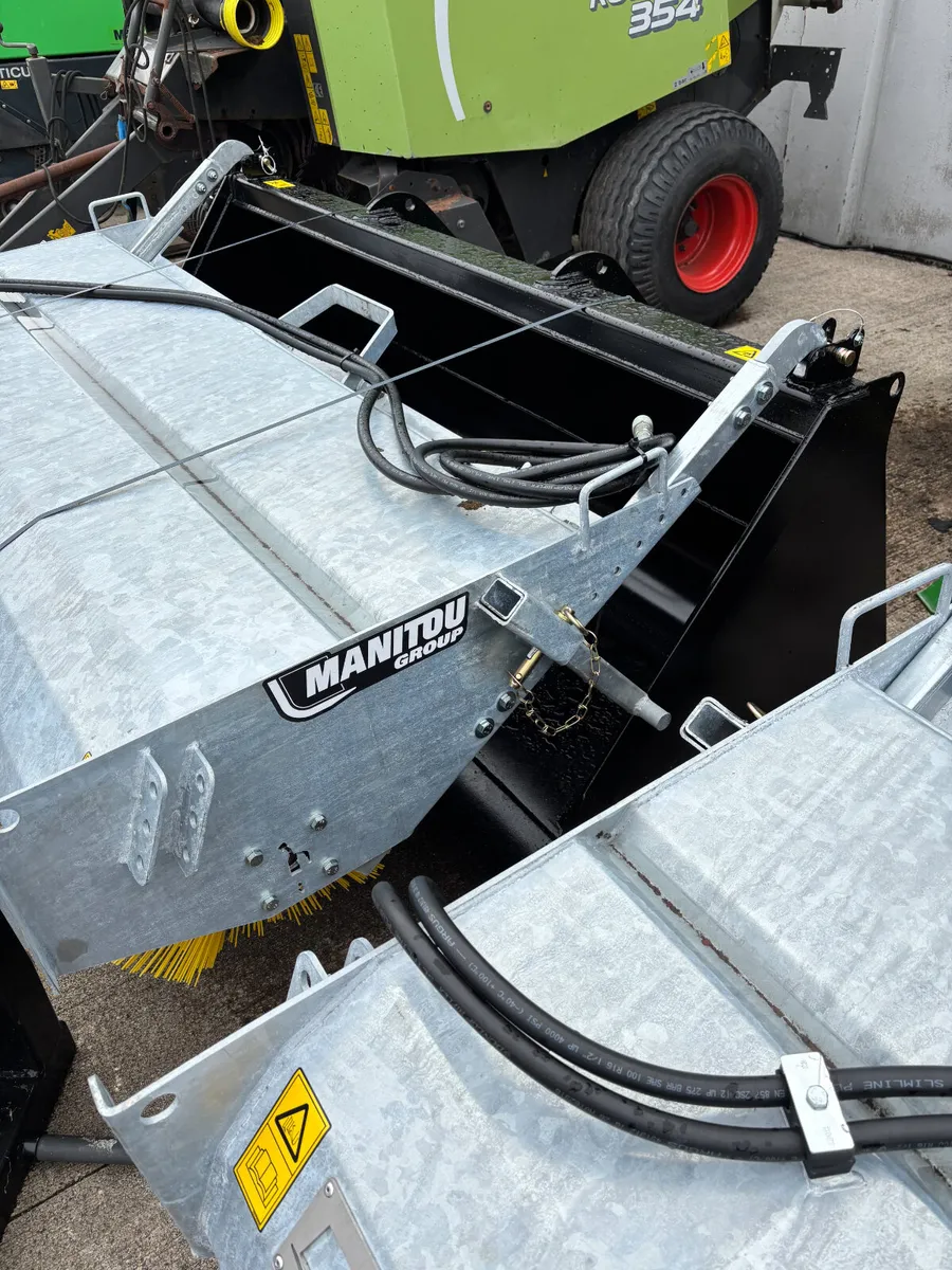Manitou Bucket Sweeper - Image 4