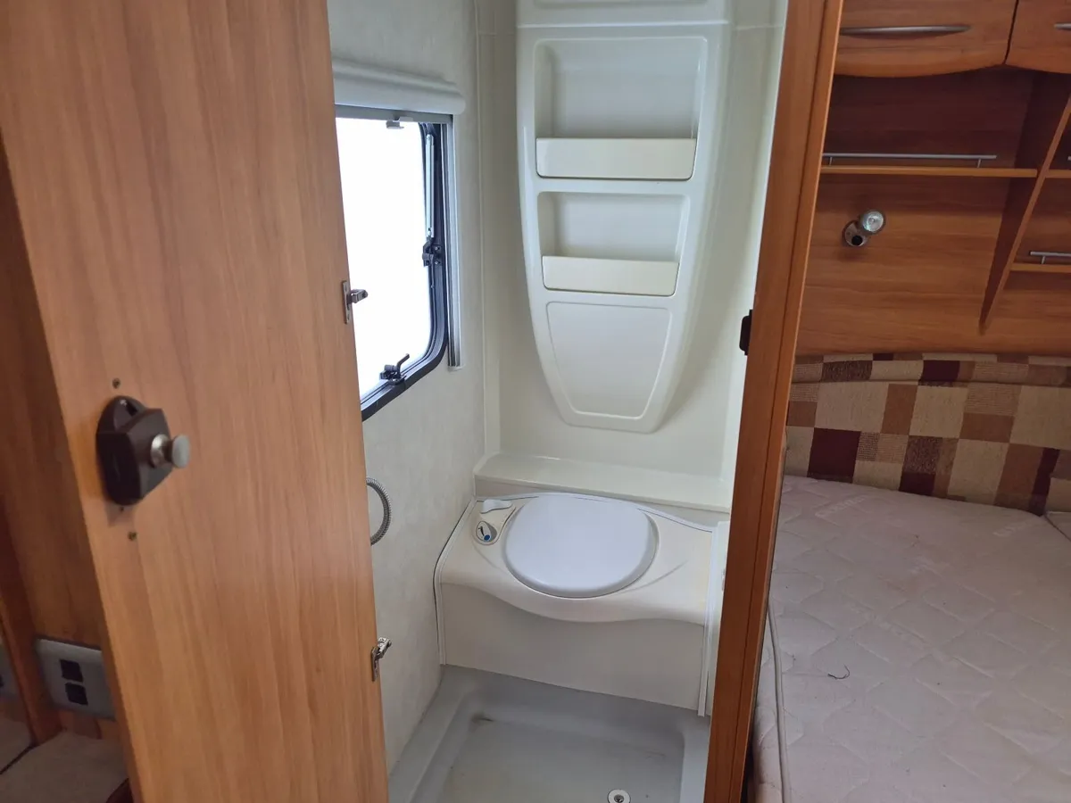 Adria Adora 6 Berth Caravan - Image 3