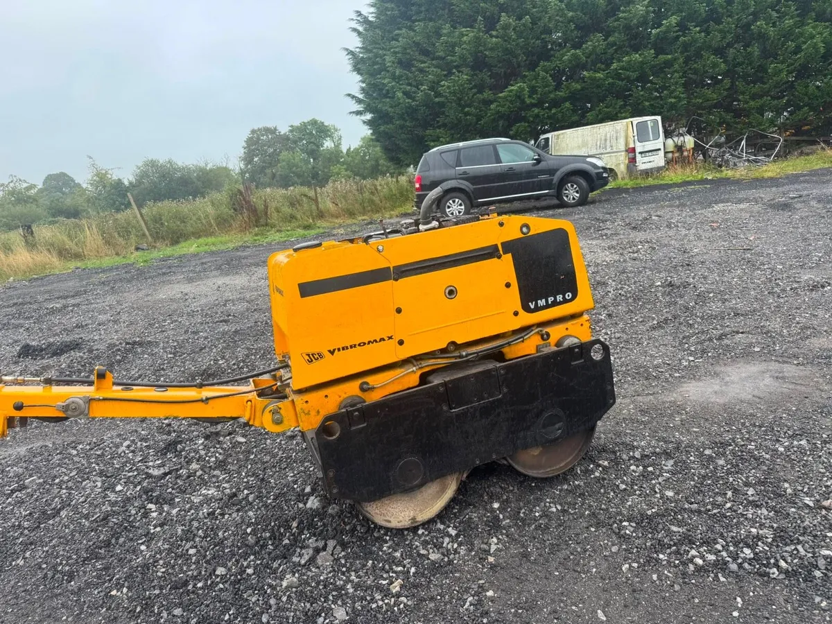 JCB  roller - Image 2