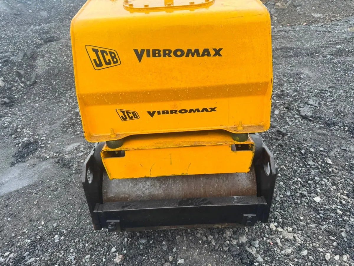 JCB  roller - Image 3