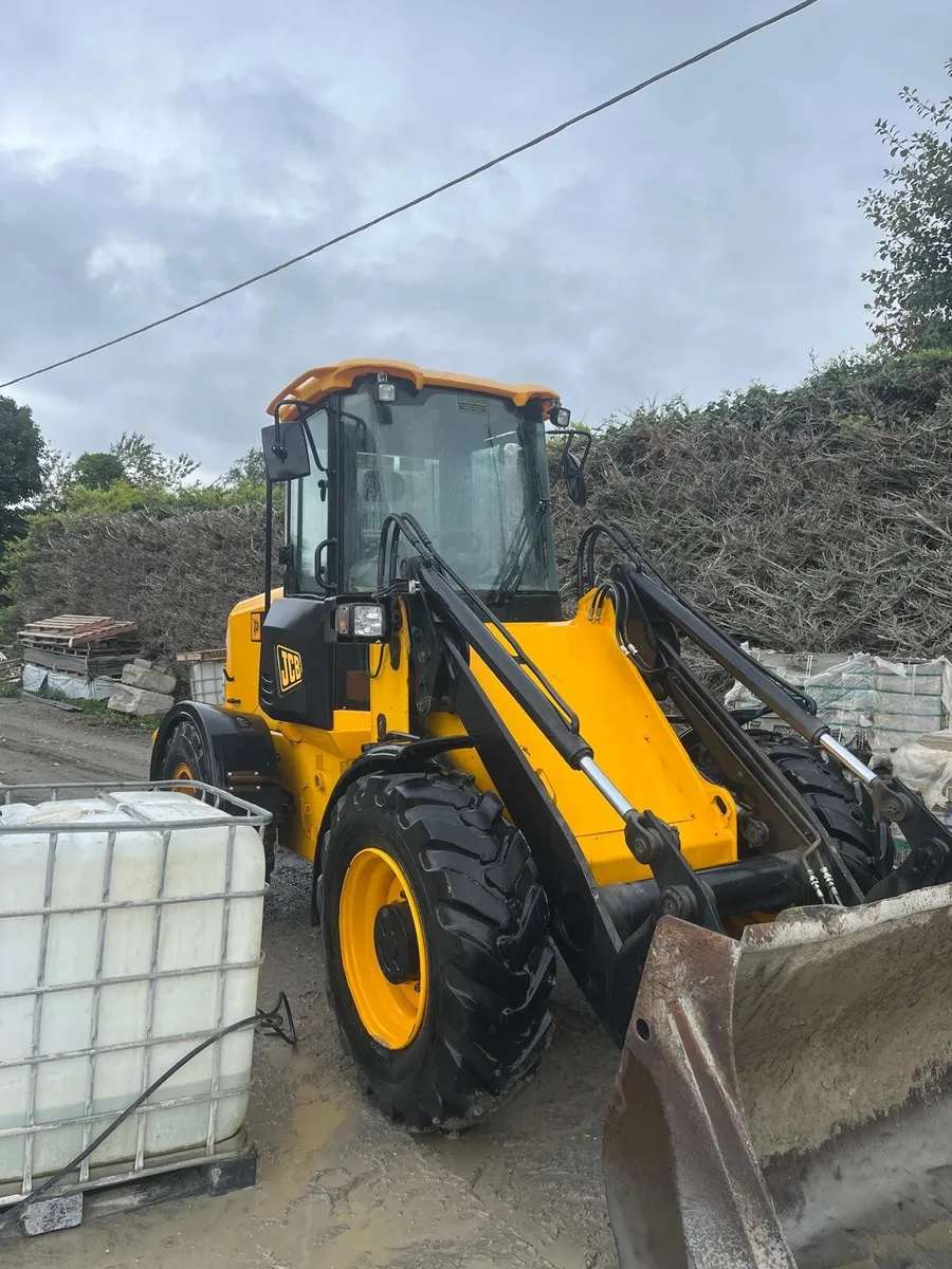 JCB 411 loader - Image 4