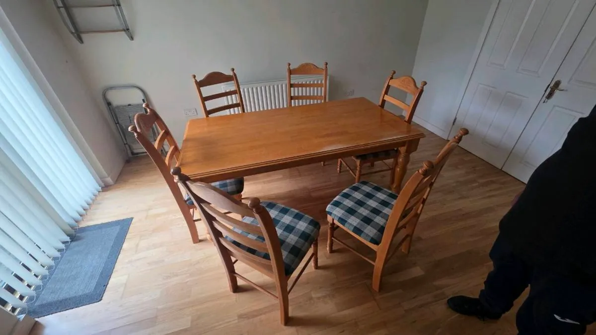 Table and 6 chairs