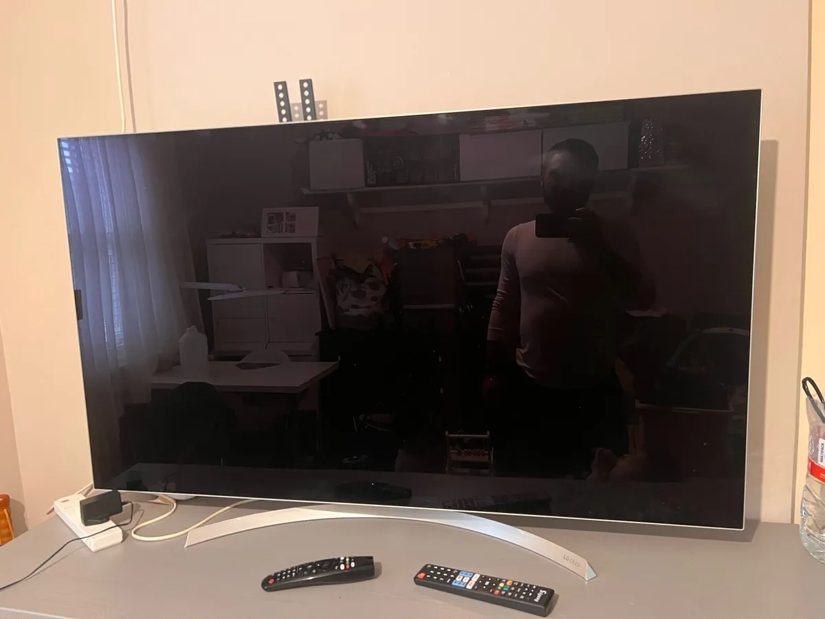 LG OLED55B7V TV - Image 3