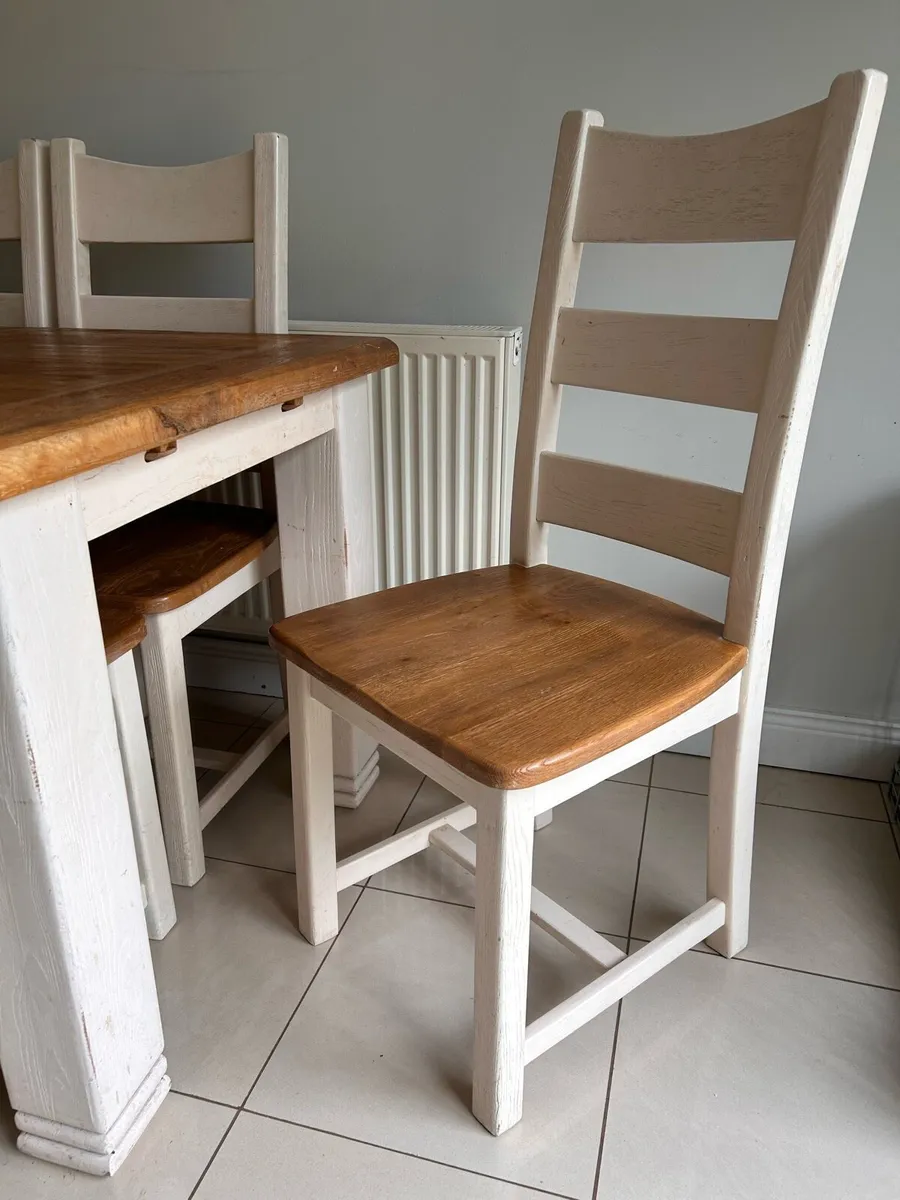Kitchen table and chairs - Image 2