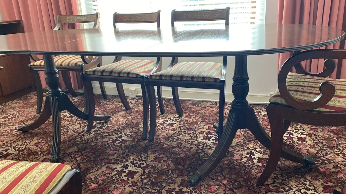 Dining table and chairs - Image 2