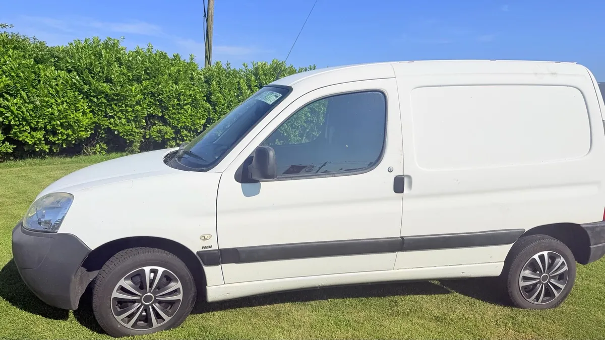 Van - Image 3