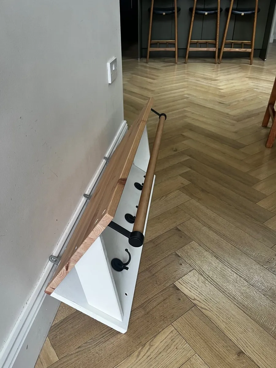 Coat rack with shelf and rail - Image 1