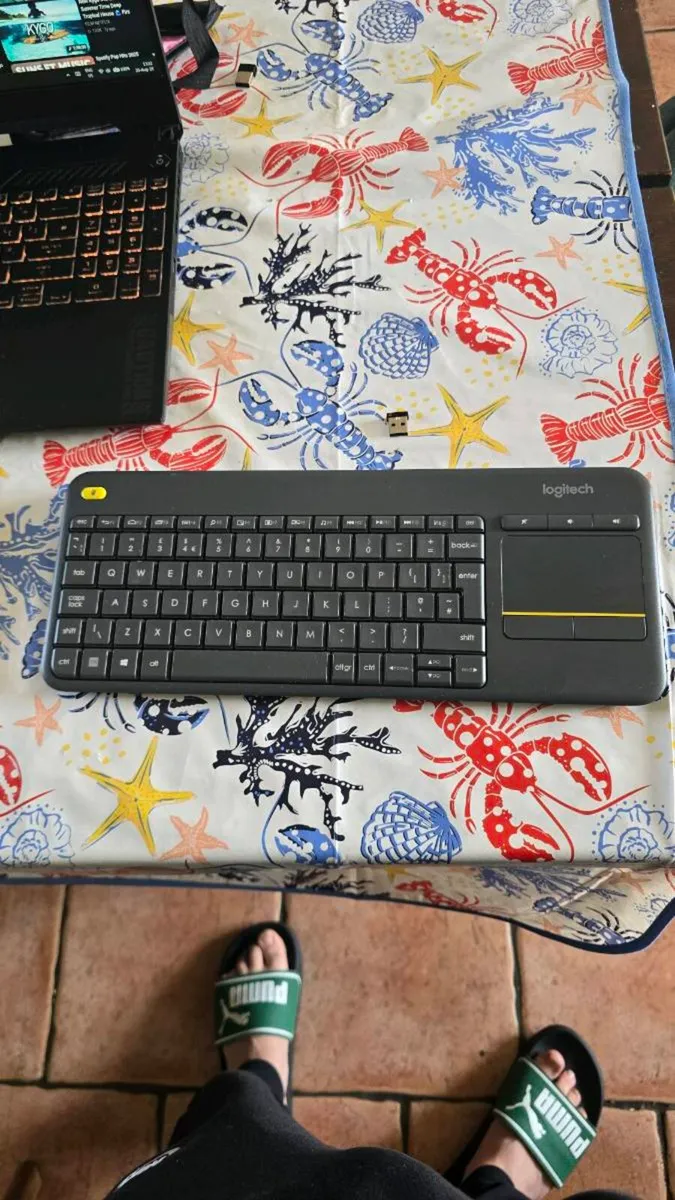 Logitech k400 keyboard - Image 2